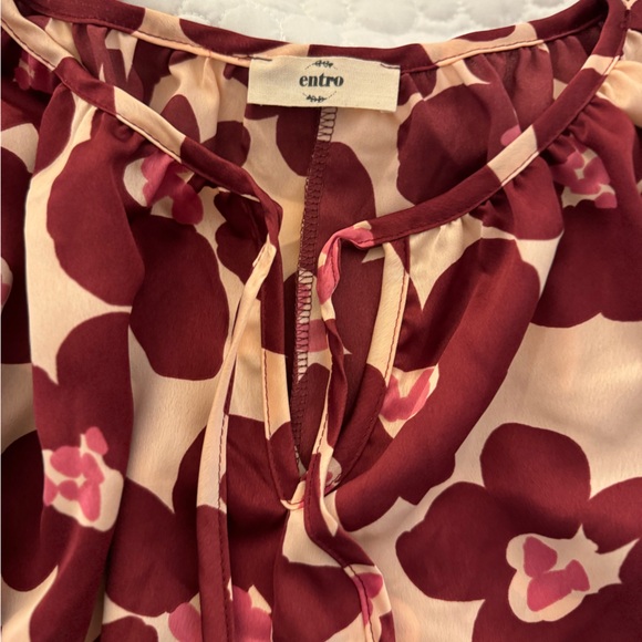 Entro blouse. Worn once. Burgundy floral. - Picture 4 of 4